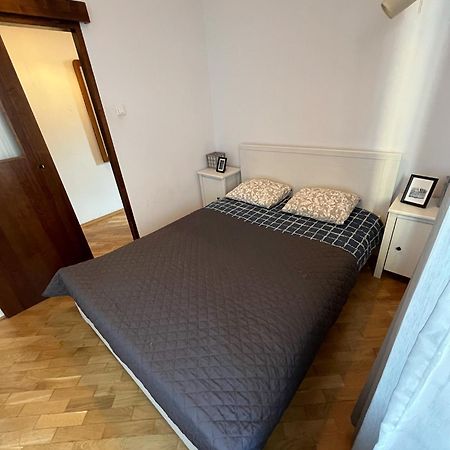 Downtown Apartment B Krakow Ngoại thất bức ảnh