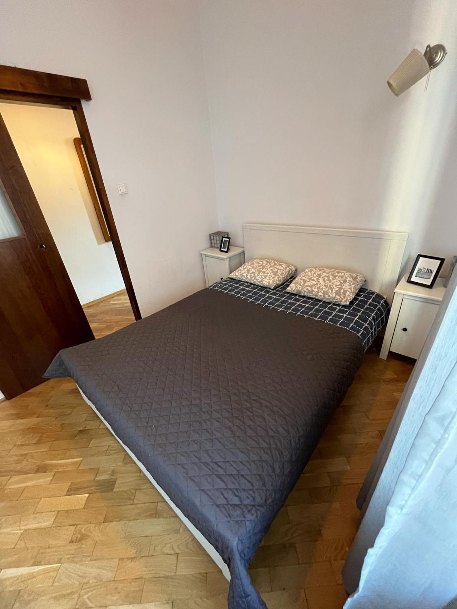 Downtown Apartment B Krakow Ngoại thất bức ảnh