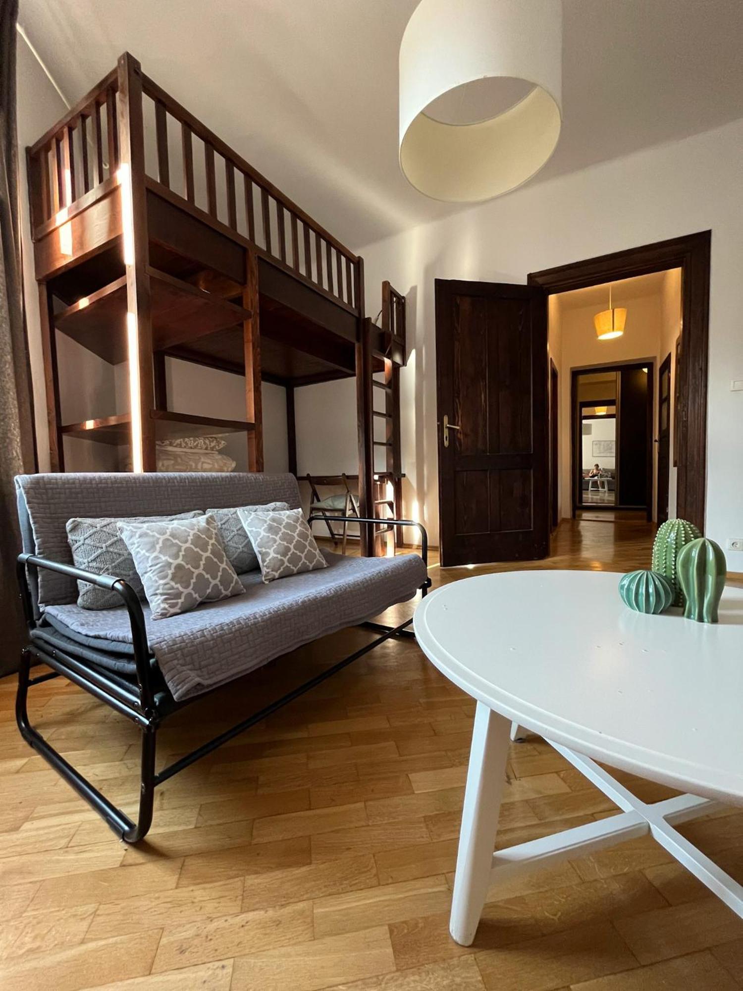 Downtown Apartment B Krakow Ngoại thất bức ảnh